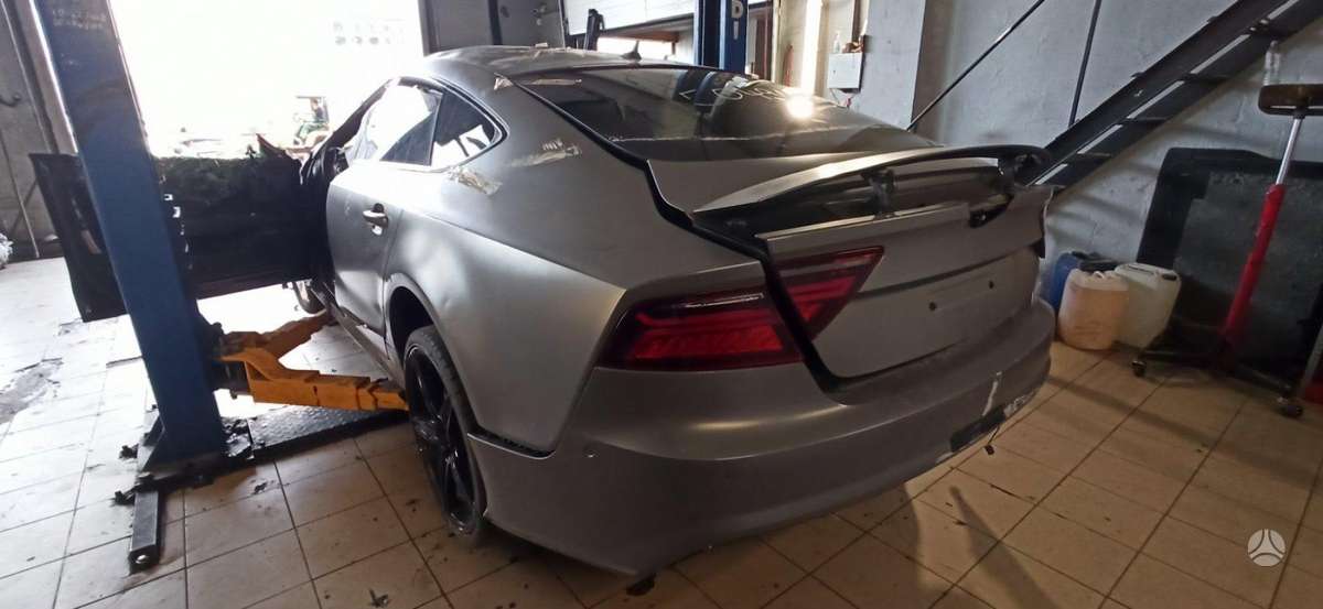Audi A7 dalimis