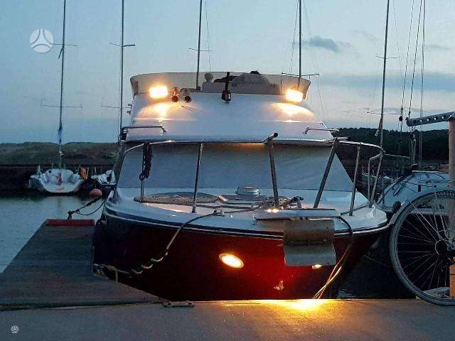 Bayliner/USA 2450 Ciera Command bridge, yachts / cruisers