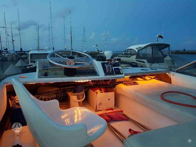 Bayliner/USA 2450 Ciera Command bridge, yachts / cruisers