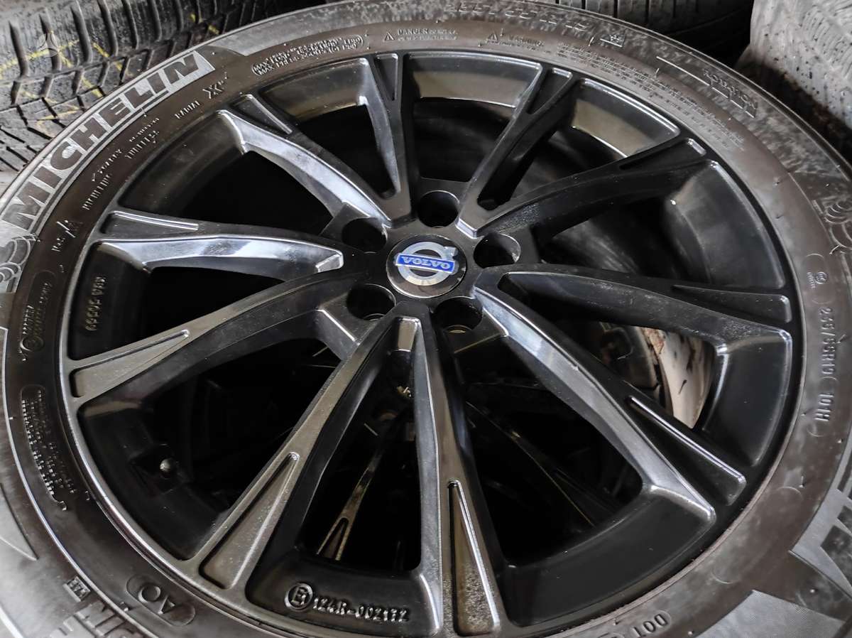 Volvo, lengvojo lydinio, R19