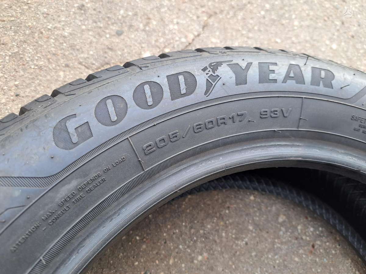 Goodyear UltraGrip Performance, всесезонные 205/60 R17
