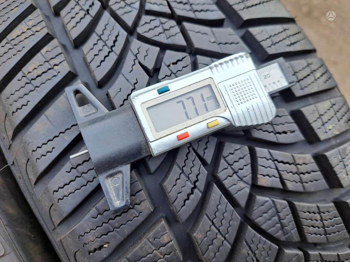 Goodyear UltraGrip Performance, universalios 205/60 R17