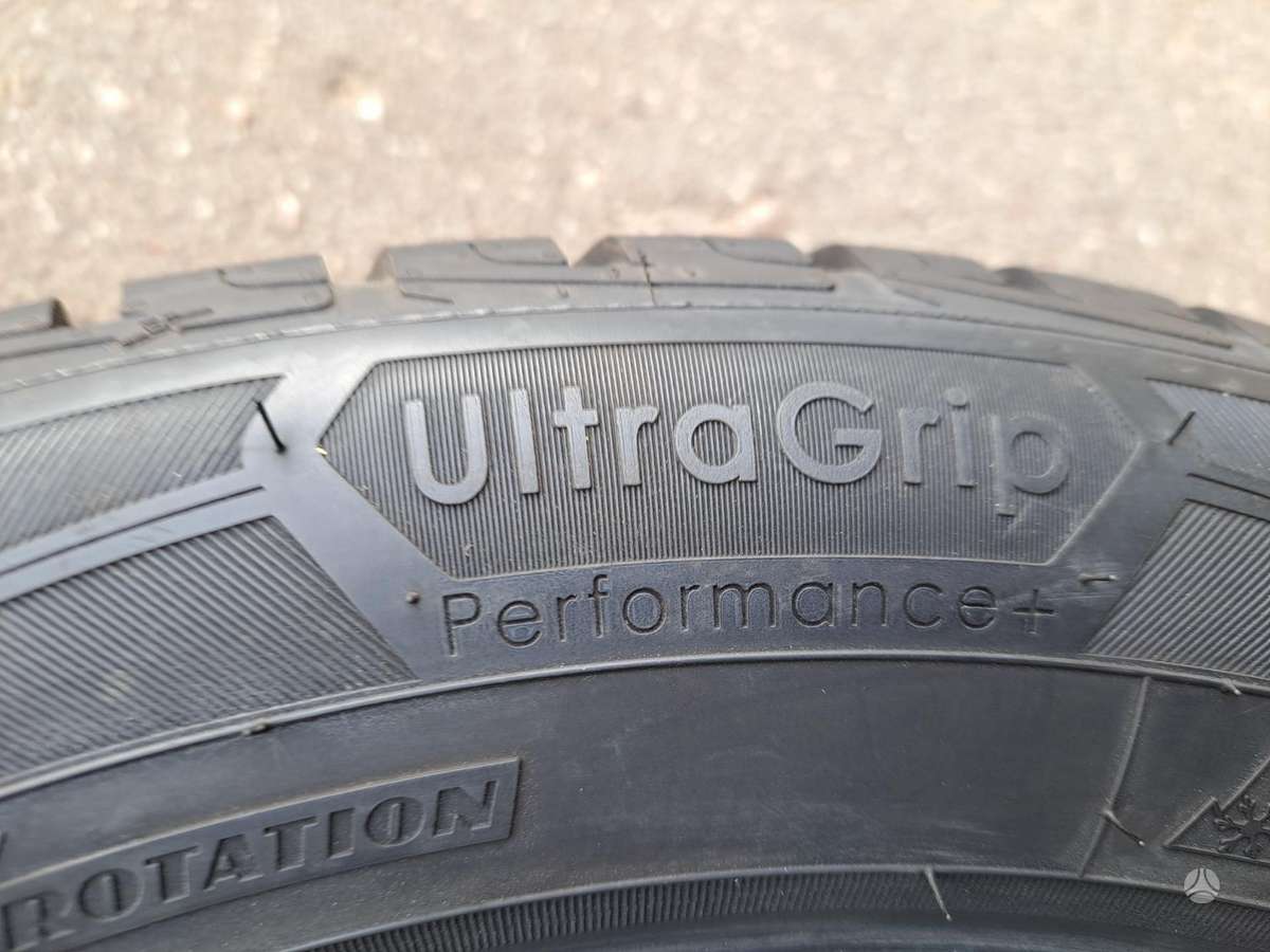 Goodyear UltraGrip Performance, universalios 205/60 R17