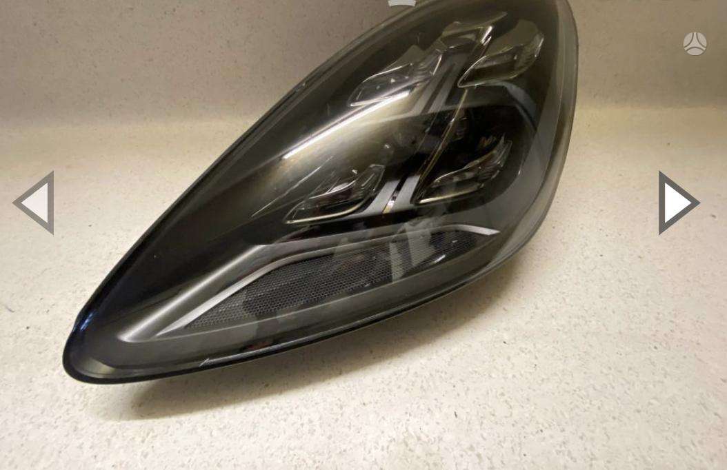 Porsche Cayenne lights