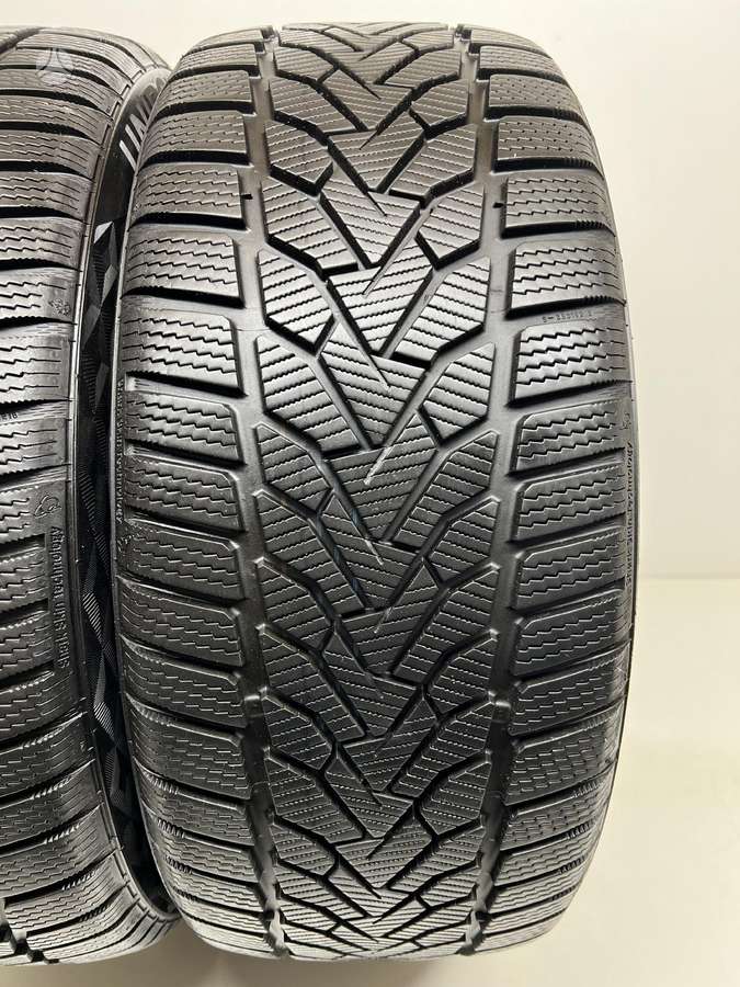 Uniroyal Winter Expert 2023m, winter 245/45 R19