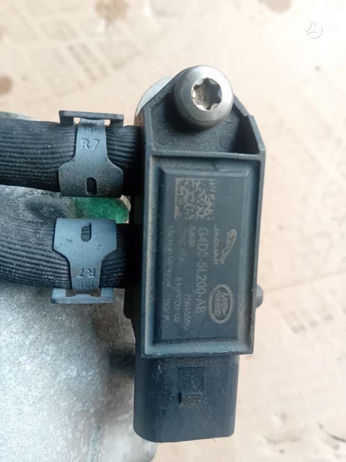 Land Rover Range Rover Velar engine parts