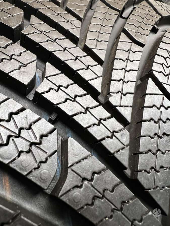 Semperit SpeedGrip 5 2023m, winter 245/45 R19