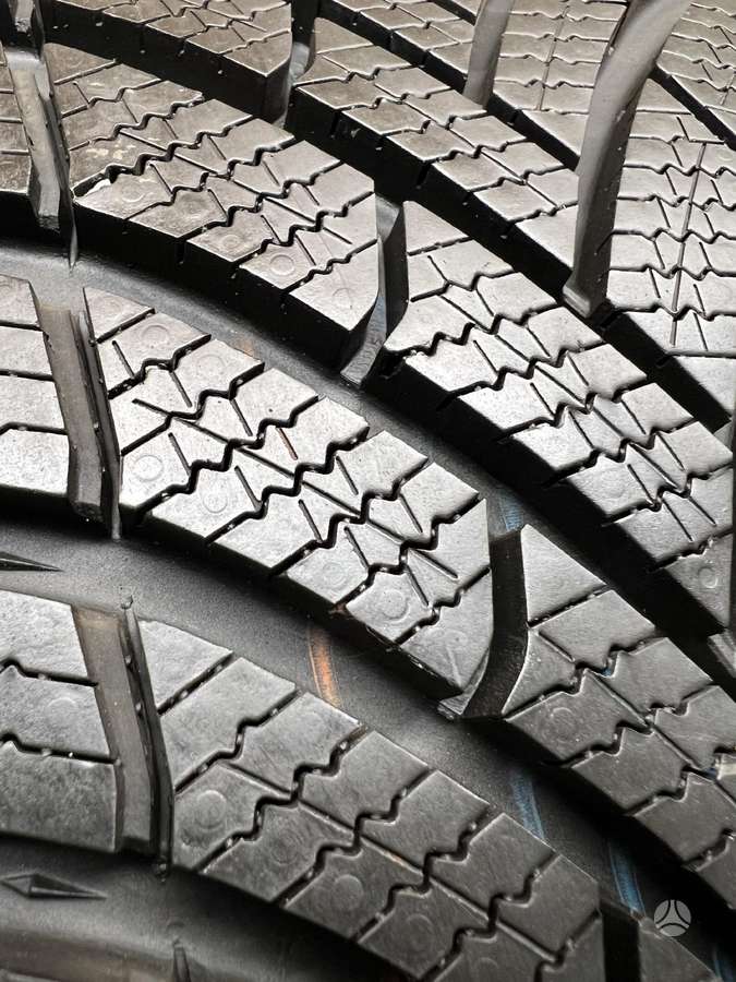 Semperit SpeedGrip 5 2023m, winter 245/45 R19