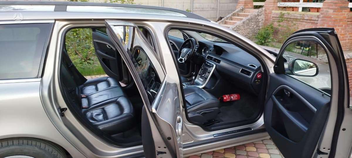 Volvo V70, 2.0 l., Универсал