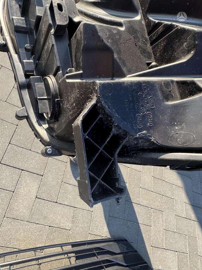 Toyota Sienna bumpers, lights