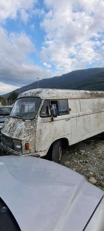 Mercedes-Benz 200