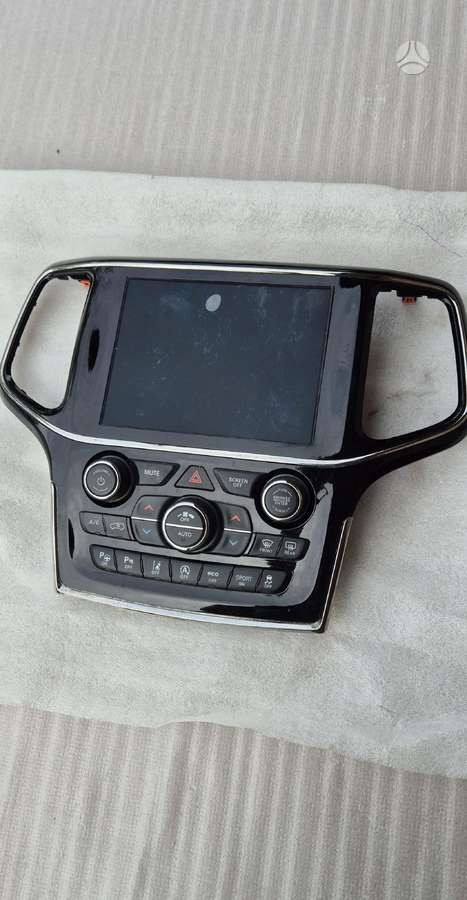 Jeep Grand Cherokee kėbulo dalys