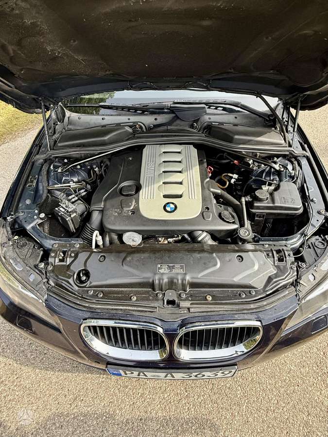 BMW 525, 2.5 l., Седан