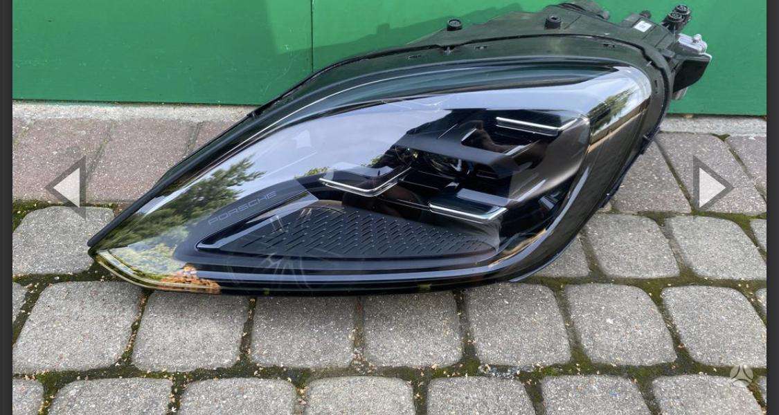 Porsche Cayenne lights