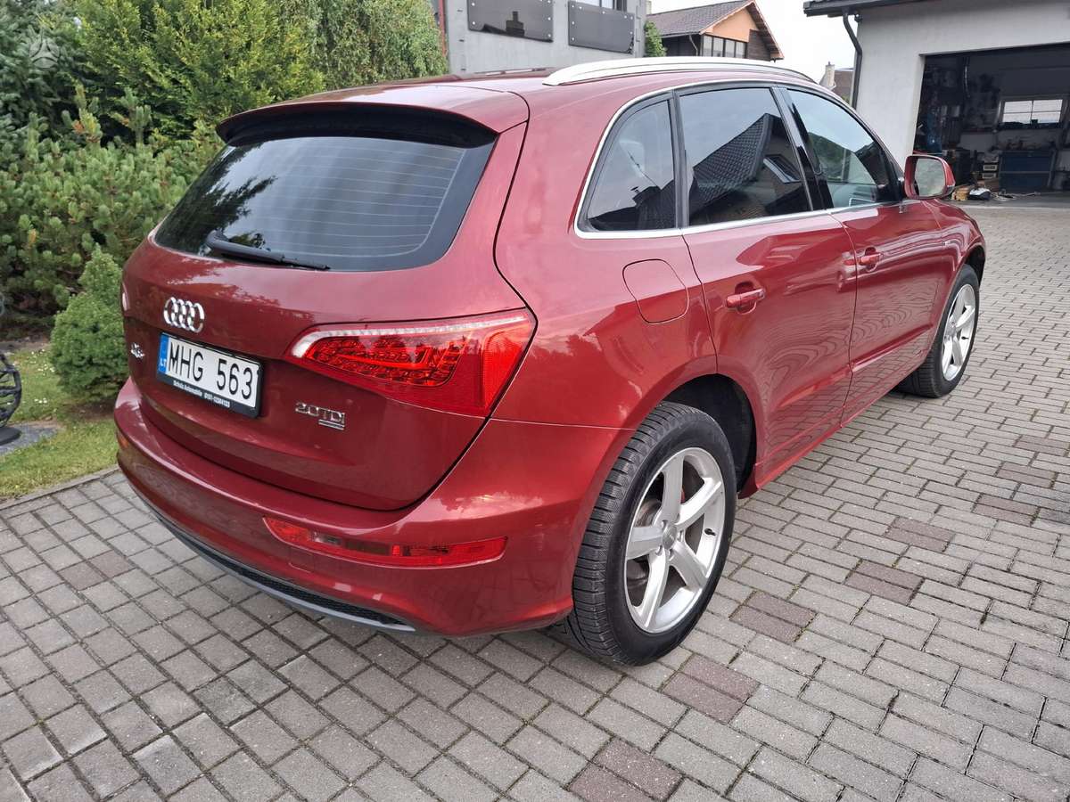 Audi Q5, 2.0 l., Минивэн