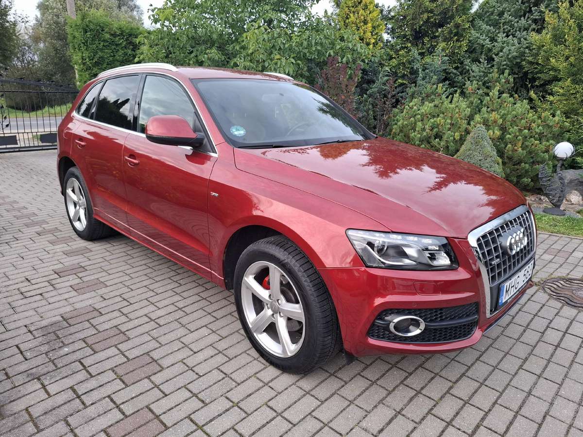 Audi Q5, 2.0 l., Минивэн