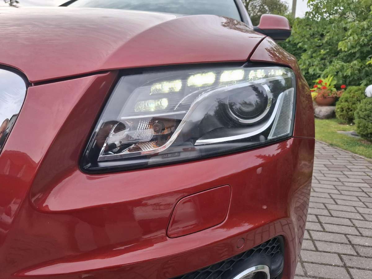 Audi Q5, 2.0 l., Минивэн