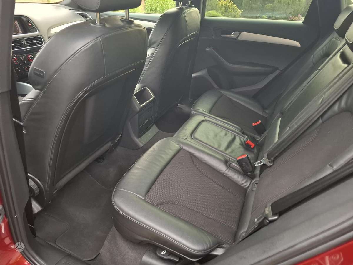 Audi Q5, 2.0 l., Минивэн