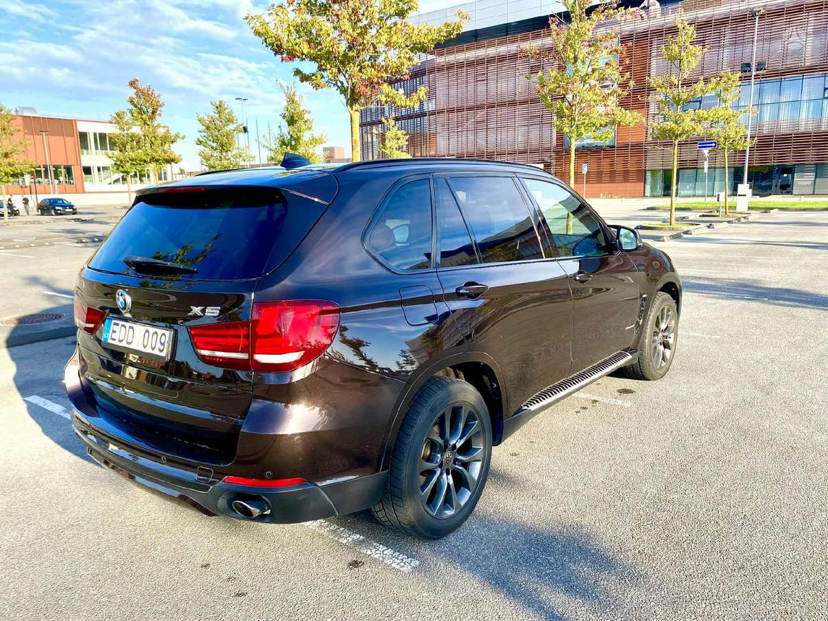 BMW X5, 3.5 l., off-road / crossover