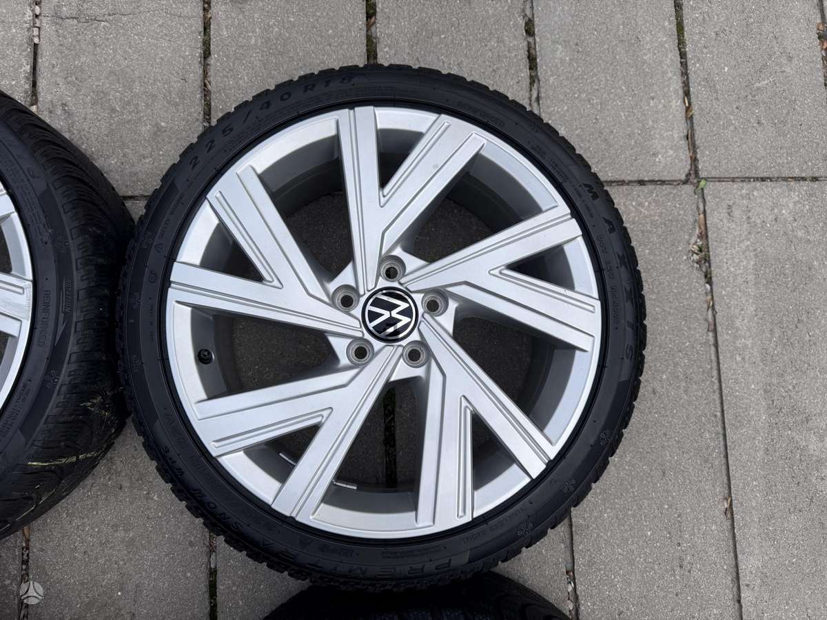 Volkswagen Golf MK8, light alloy, R18