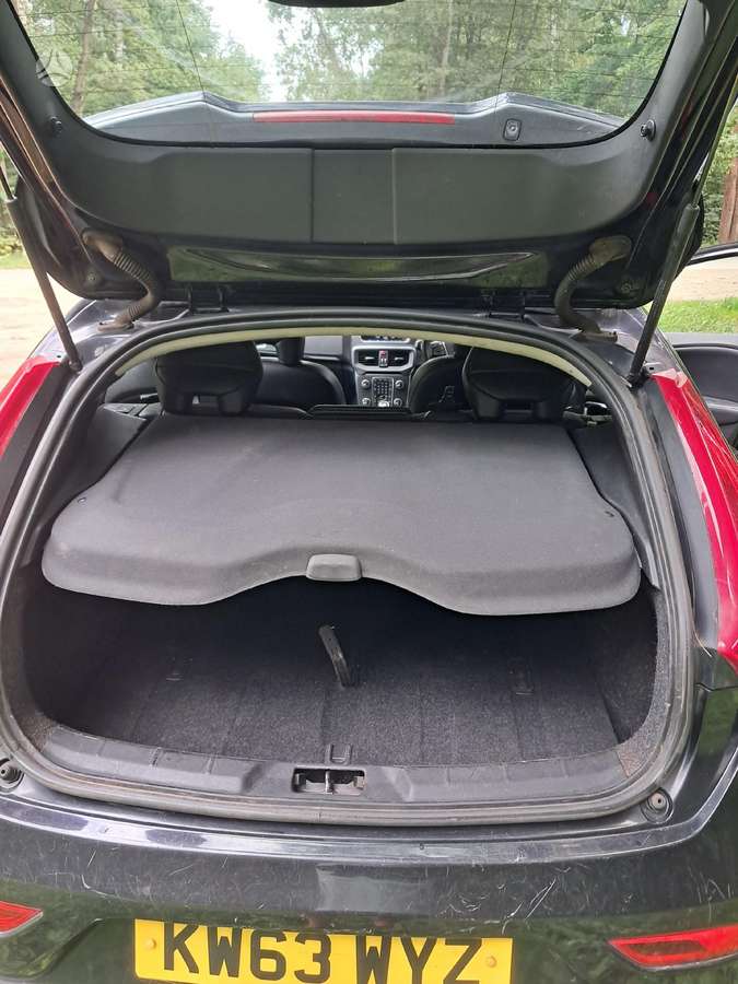 Volvo V40 Dalimis