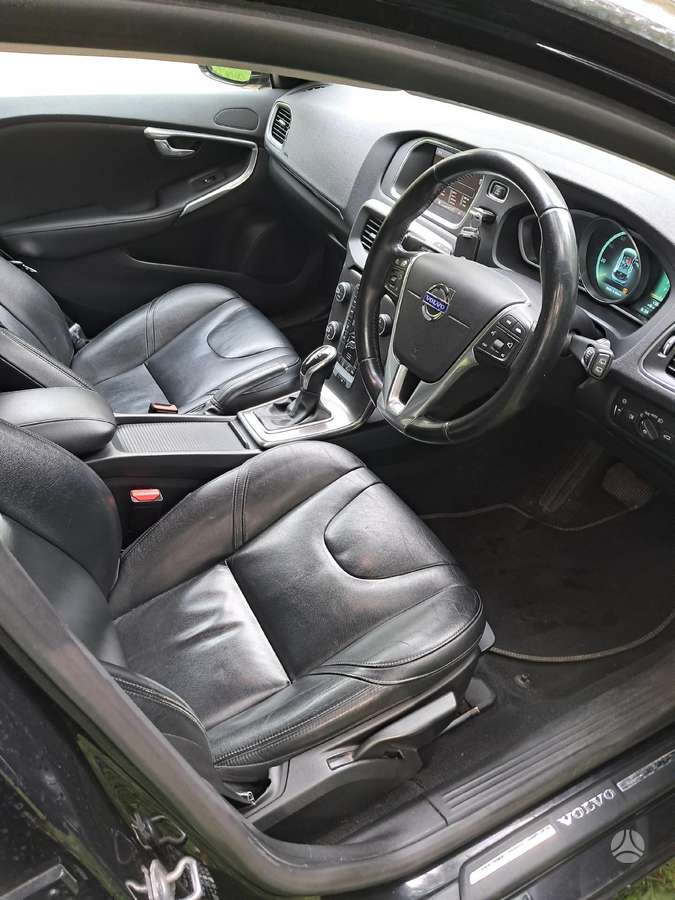 Volvo V40 Dalimis