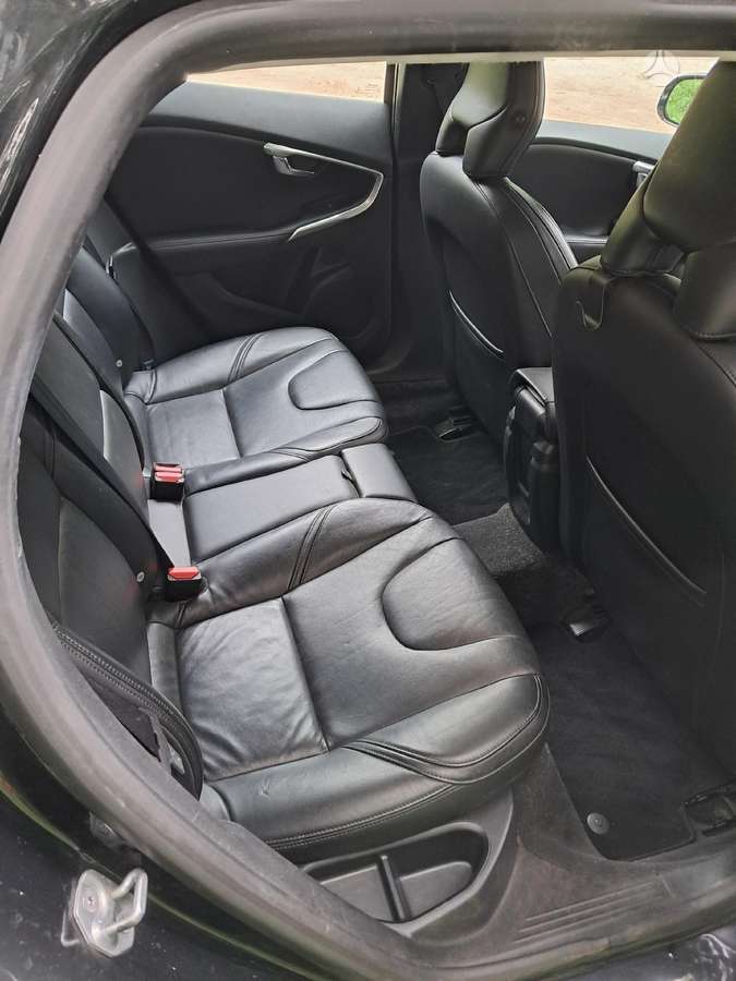 Volvo V40 Dalimis