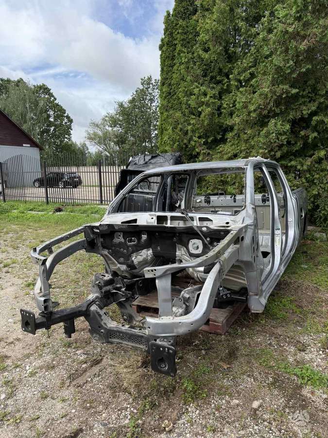 Dodge Ram kėbulo dalys