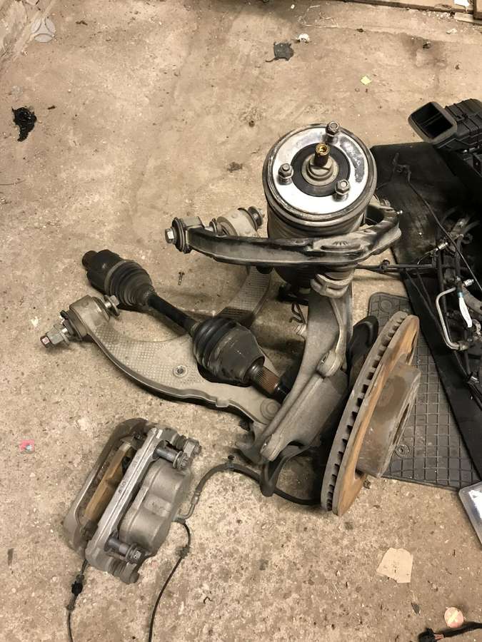 Dodge Ram kėbulo dalys