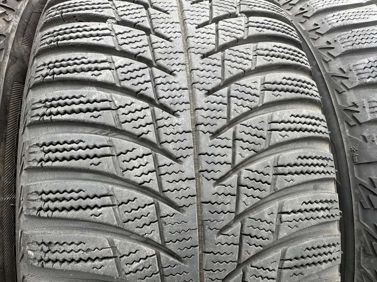 Bridgestone 5mm, winter 205/55 R16