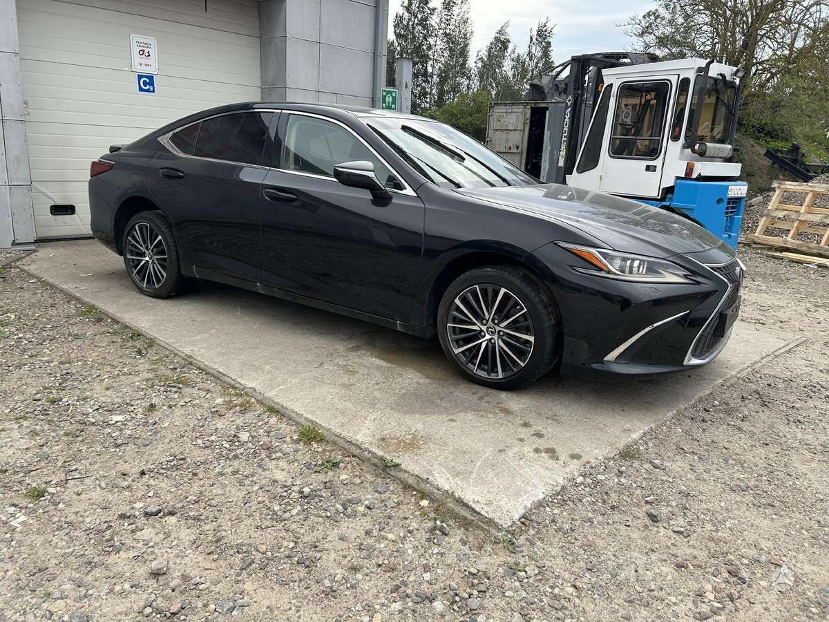 Lexus ES klasė