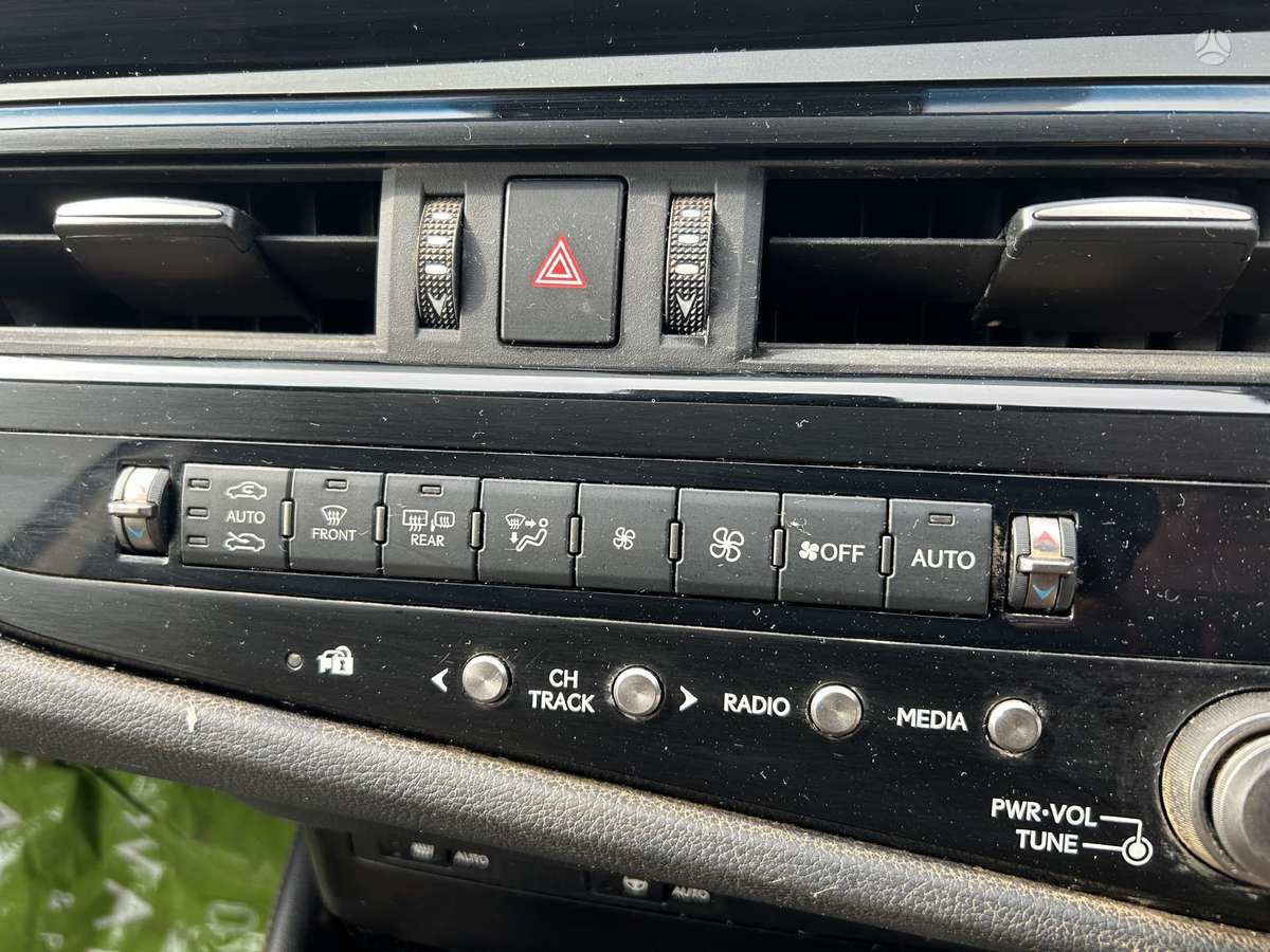 Lexus ES klasė