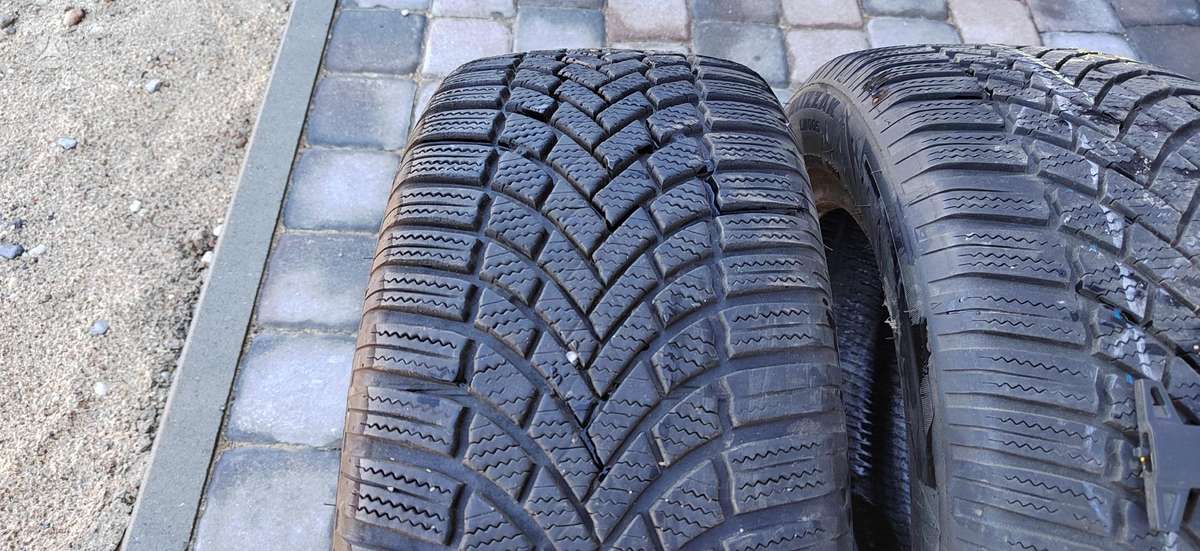 Bridgestone Blizak LM 005, winter 225/50 R18