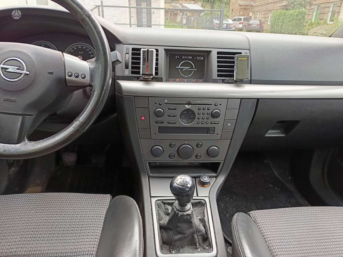 Opel Vectra, 2.2 l., hatchback