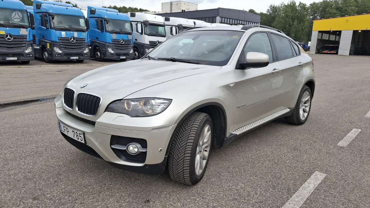 BMW X6, 3.0 l., off-road / crossover