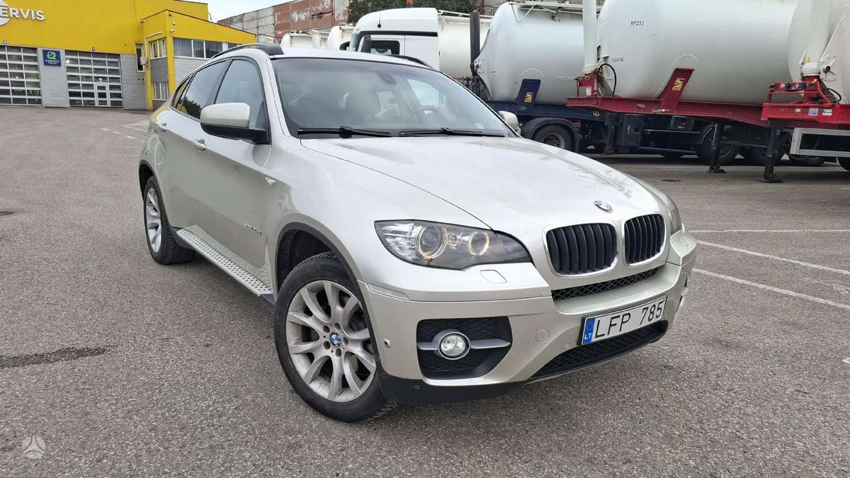 BMW X6, 3.0 l., off-road / crossover