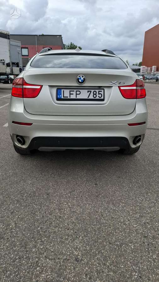 BMW X6, 3.0 l., off-road / crossover