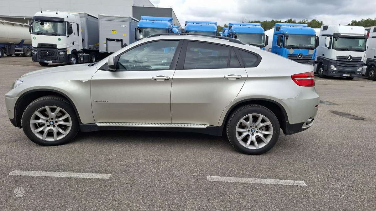 BMW X6, 3.0 l., off-road / crossover