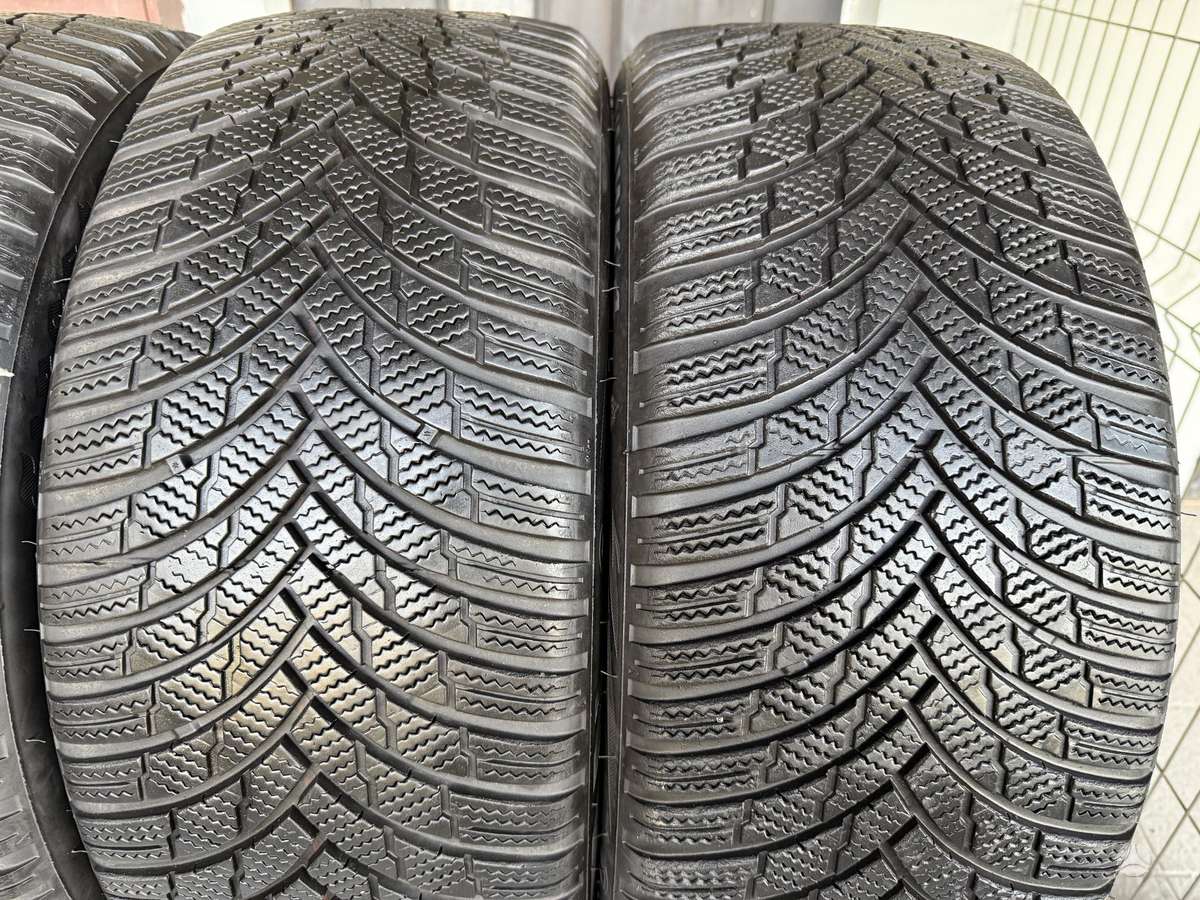 Firestone Winterhawk4, winter 235/45 R18