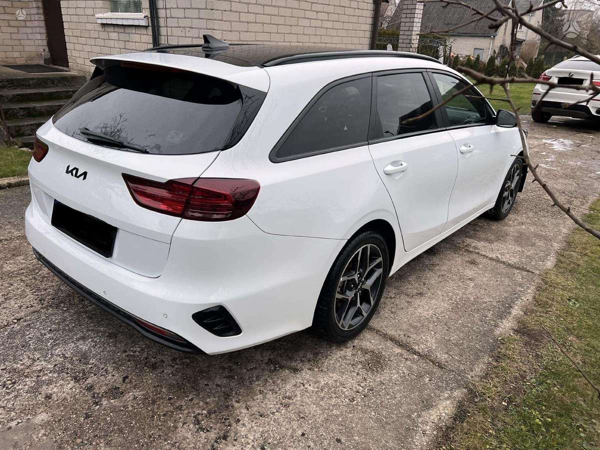 Kia Ceed dalimis