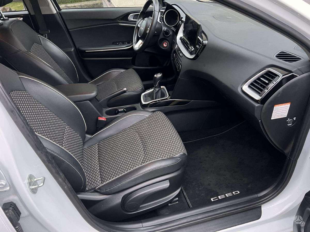 Kia Ceed dalimis