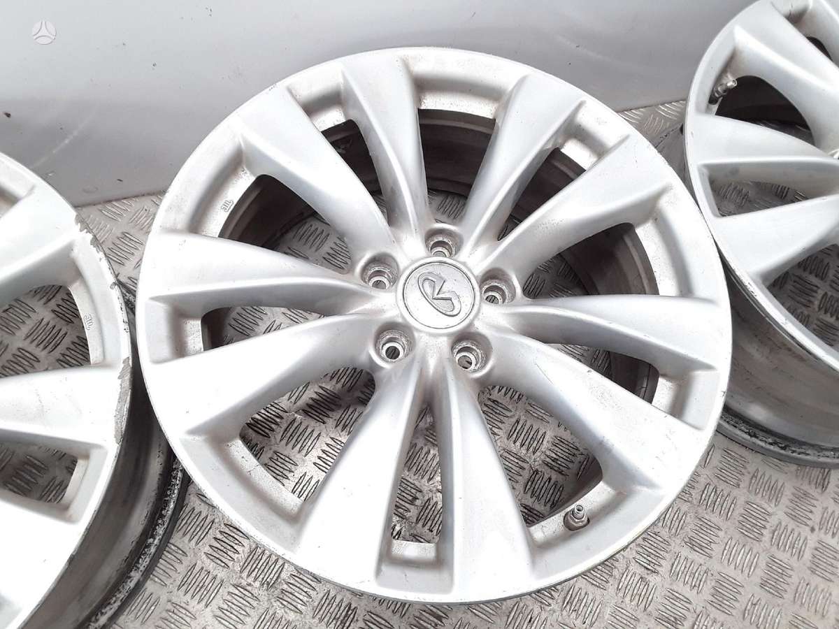 Infiniti M30D, light alloy, R18
