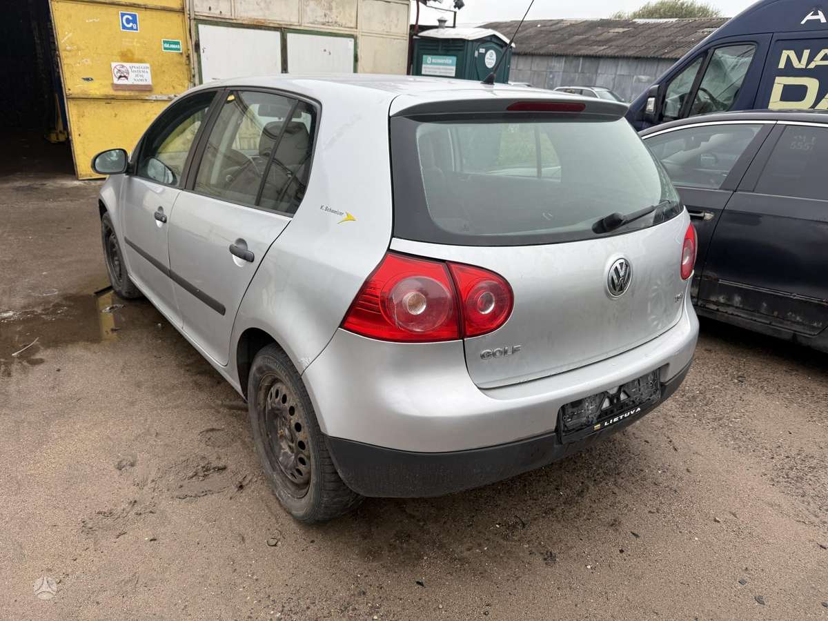 Volkswagen Golf Minsko pl 33a 5 angaras