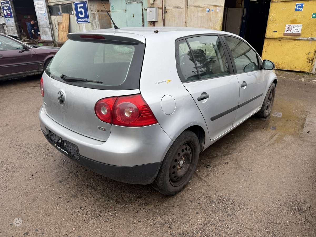 Volkswagen Golf Minsko pl 33a 5 angaras