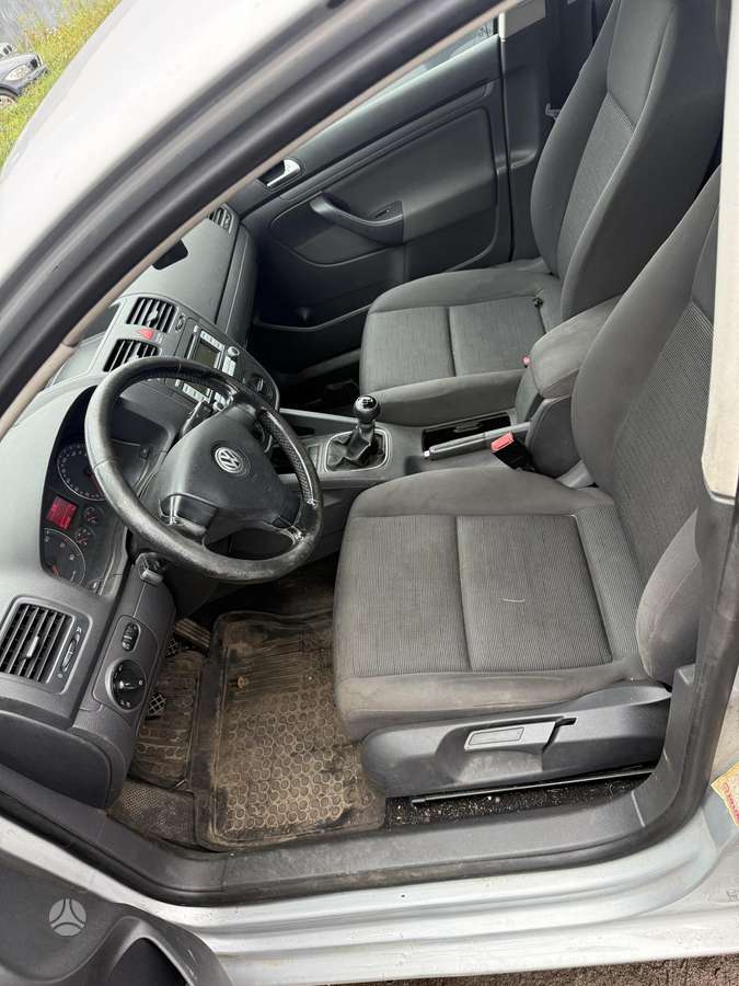 Volkswagen Golf Minsko pl 33a 5 angaras