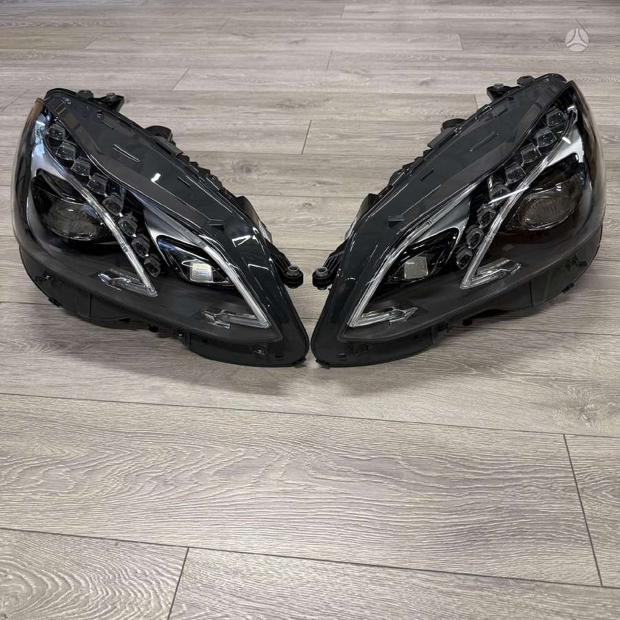 Mercedes-Benz E klasė lights
