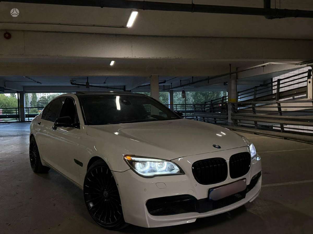 BMW 750, 5.0 l., Седан
