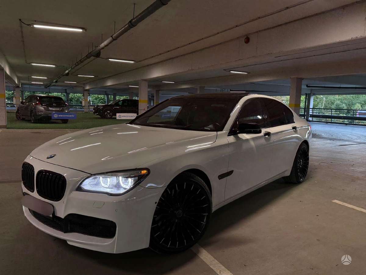 BMW 750, 5.0 l., Седан