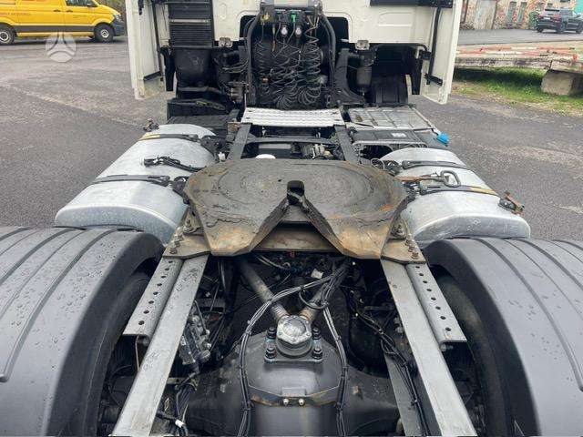Volvo FH500 XL cab, double sleeper