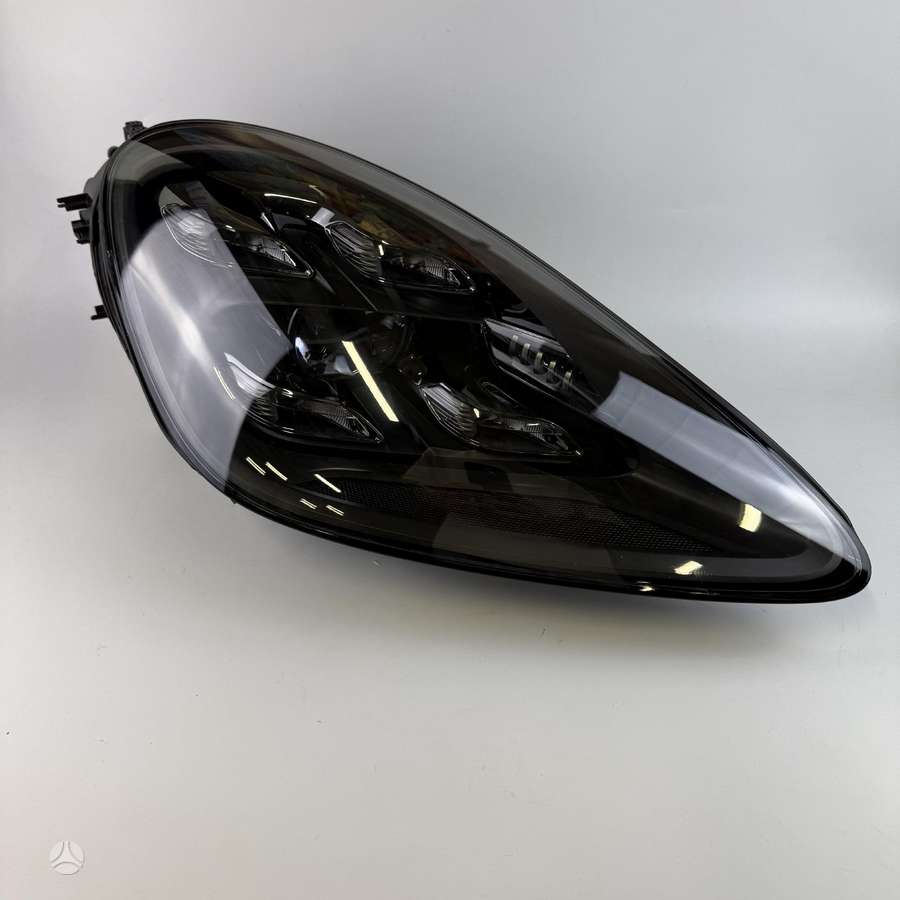 Porsche Cayenne lights